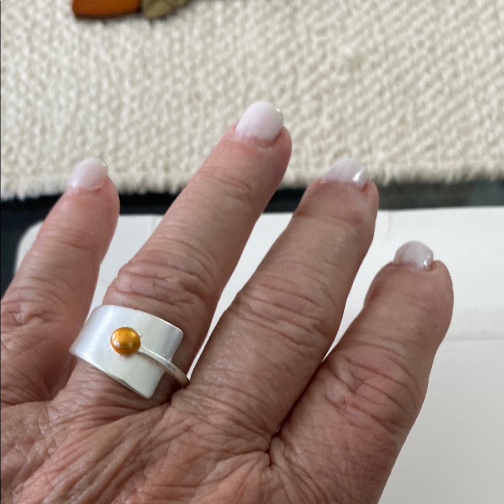Elegant Silver fashion Ring with Gold Accent